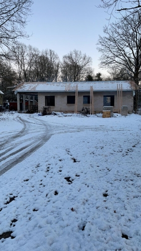 Sludinājumi. Pārdod nepabeigtu vienstāvu privātmāju Jelgavā.  Pārdošanā nepabeigta vienstāvu privātmāja mierīgā Cena: 115000 EUR Foto #1