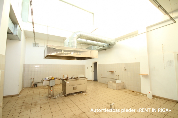 Sludinājumi. Autonoma ēka veikalam, ražotnei vai jebkādai citai nodarbei.  Industriālas teritorijas bijusī Cena: 600000 EUR Foto #9