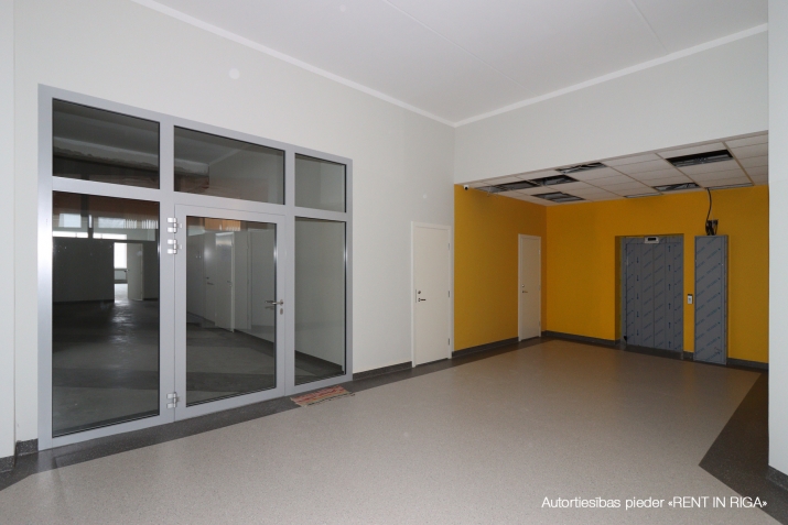 Объявление. Помещение с раковиной на Югле, Бривибас гатве 403.  Помещение может быть приспособлено под офис, Цена: 363 EUR/мес. Foto #7