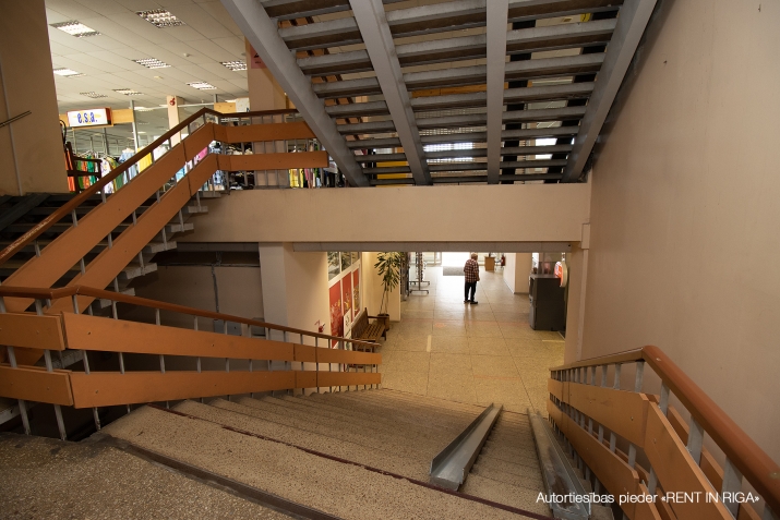 Объявление. T/C \'Liedags\' Slokā, piedāvājam veikala telpas 168 m2 platībā.  Ēkas enkurnomnieks pārtikas veikals Цена: 500 EUR/мес. Foto #8