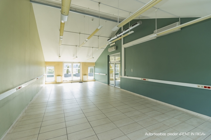 Sludinājumi. Plašs, gaišs birojs ar 74 m2 lielu terasi. Kopējā biroja platība ar terasi 354.4 m2.  + augsti Cena: 298000 EUR Foto #4