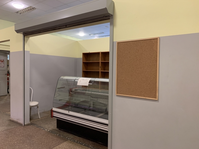 Sludinājumi. Tirdzniecības vieta nelielā tirzniecības centrā, kurš ir koncentrēts uz tirgus tipa vietām. Fiksēta Cena: 300 EUR/mēn Foto #9