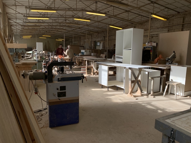 Sludinājumi. Pārdod nekustamo īpašumu komercdarbības izmantošanai ar iekārtām.  Ražošanas telpas ar apkuri ~ 550 Cena: 180000 EUR Foto #5