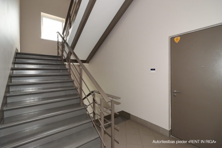 Sludinājumi. Iznomā biroju kapitāli rekonstruēta ēka sakoptā industriālā parkā.  Piedāvāju biroja telpas ēkas 2. Cena: 470 EUR/mēn Foto #8