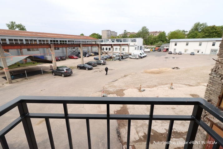 Sludinājumi. Iznomā biroju kapitāli rekonstruēta ēka sakoptā industriālā parkā.  Piedāvāju biroja telpas ēkas 2. Cena: 470 EUR/mēn Foto #5