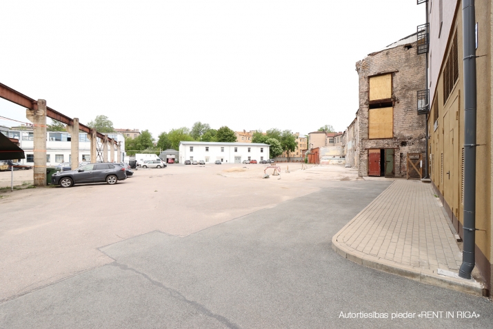 Sludinājumi. Iznomā biroju kapitāli rekonstruēta ēka sakoptā industriālā parkā.  Piedāvāju biroja telpas ēkas 2. Cena: 470 EUR/mēn Foto #7