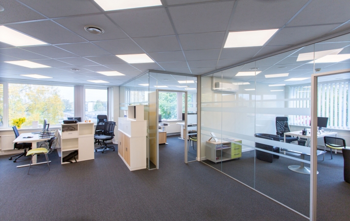 Sludinājumi. Modernas biroja telpas  Par telpām: Plašās biroja telpas ar  10-15 darba vietām, atvērtā tipa Cena: 2571 EUR/mēn Foto #4