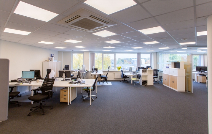 Sludinājumi. Modernas biroja telpas  Par telpām: Plašās biroja telpas ar  10-15 darba vietām, atvērtā tipa Cena: 2571 EUR/mēn Foto #9