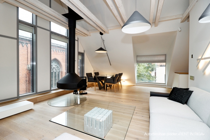 Sludinājumi. Senatnes elpa un vecpilsētas miers padara Vilhelma Namus par īstenu oāzi dvēselei. Ēkas ir valsts Cena: 650000 EUR Foto #5