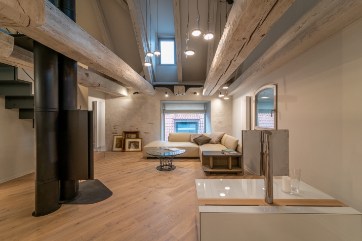 Sludinājumi. Vilhelma Nami Miesnieku ielā 13, 15 un 17 iespējams ir iekārojamākās adresēs Rīgā. Senatnes elpa Cena: 4103 EUR/mēn Foto #6