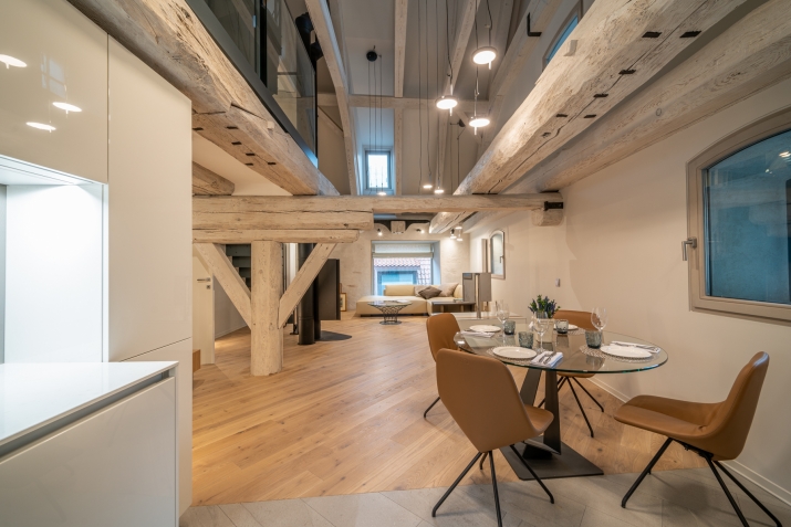 Sludinājumi. Vilhelma Nami Miesnieku ielā 13, 15 un 17 iespējams ir iekārojamākās adresēs Rīgā. Senatnes elpa Cena: 4103 EUR/mēn Foto #8