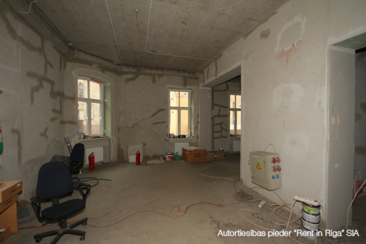 Sludinājumi. Tiek pārdotas komerctelpas, kas atrodas pilnībā renovētā ēkā ar ļoti pateicīgu atrašanās vietu- Cena: 1.3095e+06 EUR Foto #5