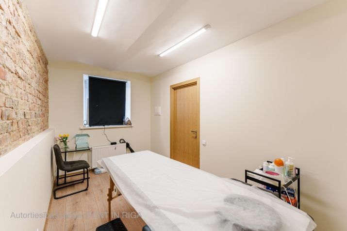 Sludinājumi. Gaišas telpas pie Miera ielas ar skaistu dārzu pagalmā.  Īpašumā tikko veikts kapitālais remonts - Cena: 75000 EUR Foto #9