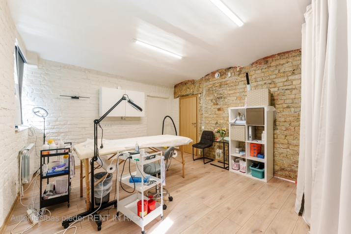 Sludinājumi. Gaišas telpas pie Miera ielas ar skaistu dārzu pagalmā.  Īpašumā tikko veikts kapitālais remonts - Cena: 75000 EUR Foto #6