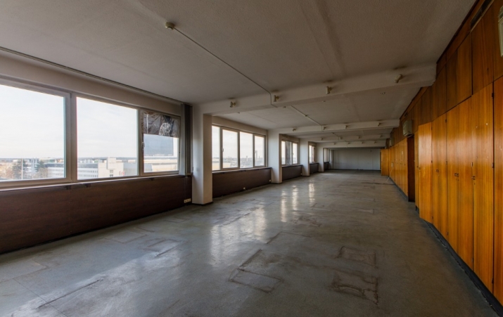 Sludinājumi. Biroja telpas Pļavniekos.  + 6. stāvs. + Wc koplietošanas koridorī. + Pilsētas apkure, Cena: 304 EUR/mēn Foto #1