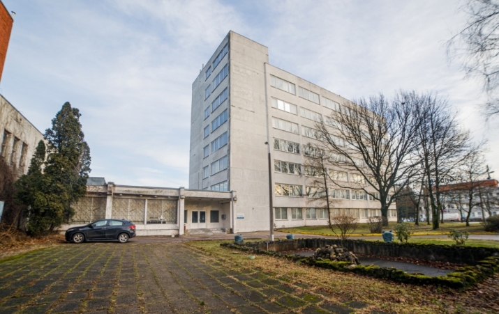 Sludinājumi. Biroja telpas Pļavniekos.  + 6. stāvs. + Wc koplietošanas koridorī. + Pilsētas apkure, Cena: 304 EUR/mēn Foto #5