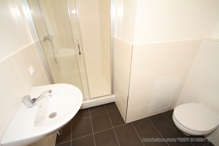 Sludinājumi. Birojs jaunā biroju ēkā Centrā, pie Jeruzalemes ielas, 3. stāvā.   Platība sastāv no atvērta tipa Cena: 1380 EUR/mēn Foto #6