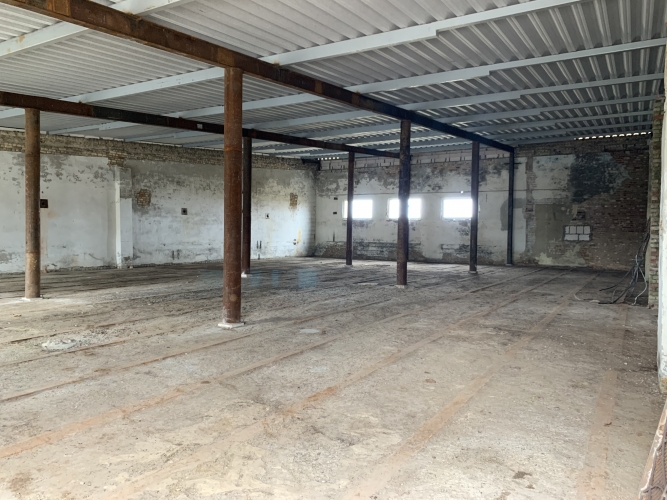 Sludinājumi. Piedāvājam uz nomu rūpnieciskās ražošanas telpas/angāru/noliktavu.   Telpas nav apkurināmas. Ir Cena: 1802 EUR/mēn Foto #3