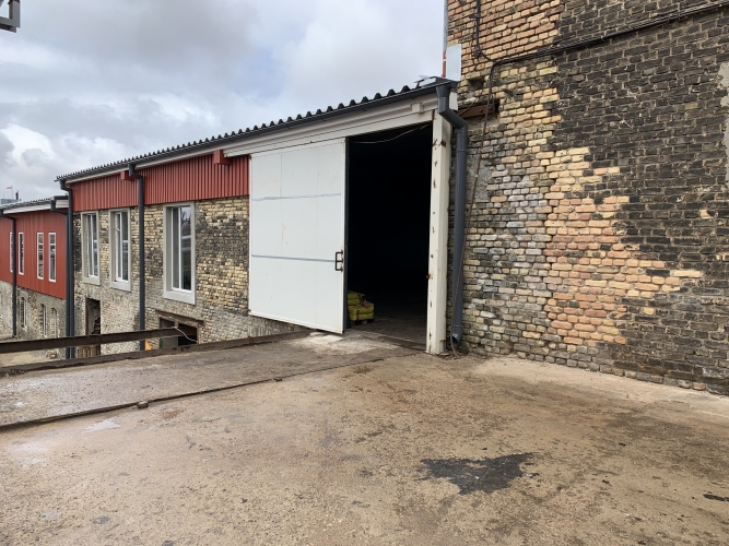 Sludinājumi. Piedāvājam uz nomu rūpnieciskās ražošanas telpas/angāru/noliktavu.   Telpas nav apkurināmas. Ir Cena: 1802 EUR/mēn Foto #9