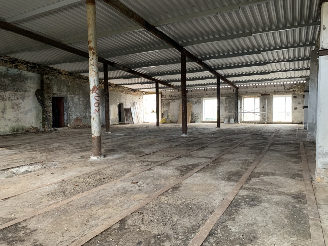 Sludinājumi. Piedāvājam uz nomu rūpnieciskās ražošanas telpas/angāru/noliktavu.   Telpas nav apkurināmas. Ir Cena: 1802 EUR/mēn Foto #7