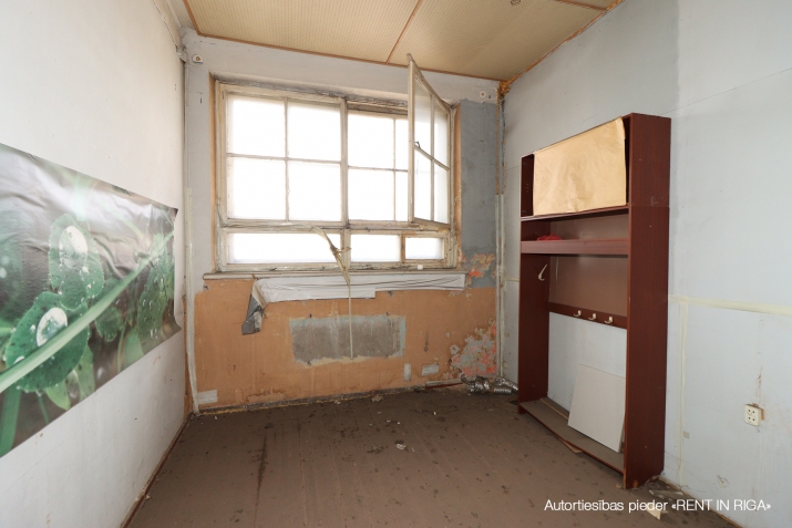 Объявление. Складские помещения в центре.  + 2. этаж. + Удобное расположение. + Платная парковка во Цена: 627 EUR/мес. Foto #6