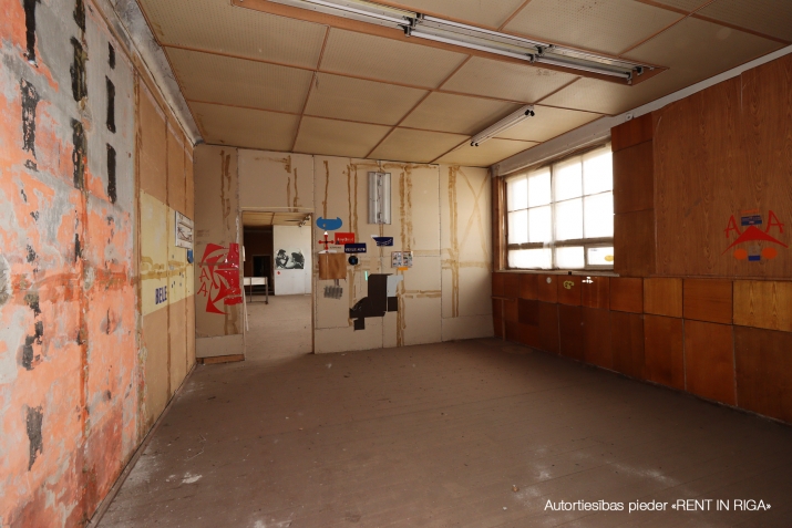 Объявление. Складские помещения в центре.  + 2. этаж. + Удобное расположение. + Платная парковка во Цена: 627 EUR/мес. Foto #3