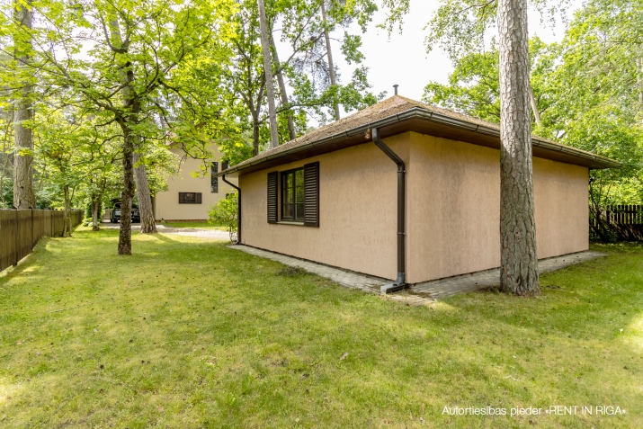 Sludinājumi. Divstāvu māja ar plašu teritoriju īrei Jūrmalā, Valteros  tikai 100 m līdz Lielupei.   Tiek izīrēta Cena: 1200 EUR/mēn Foto #8