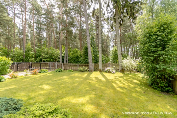 Sludinājumi. Divstāvu māja ar plašu teritoriju īrei Jūrmalā, Valteros  tikai 100 m līdz Lielupei.   Tiek izīrēta Cena: 1200 EUR/mēn Foto #9