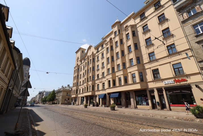 Объявление. Коммерческое помещение с панорамными окнами находится в центральной части города Риги. Объект Цена: 120000 EUR Foto #3