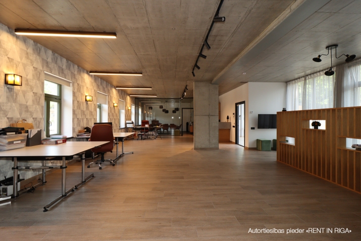 Sludinājumi. Iznomā mūsdienīgas un labiekārtotas biroja telpas jaunajā ēkā pirmajā stāvā. Kopējā telpu platība Cena: 3313 EUR/mēn Foto #5