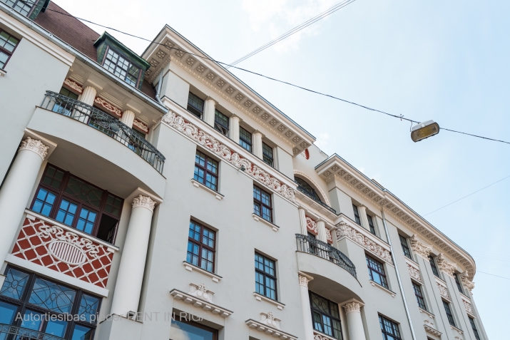 Sludinājumi. Piedāvājumā plašs 4 istabu dzīvoklis renovētā ēkā pašā Rīgas centrā.  Plānojums - 3 istabas Cena: 214000 EUR Foto #3