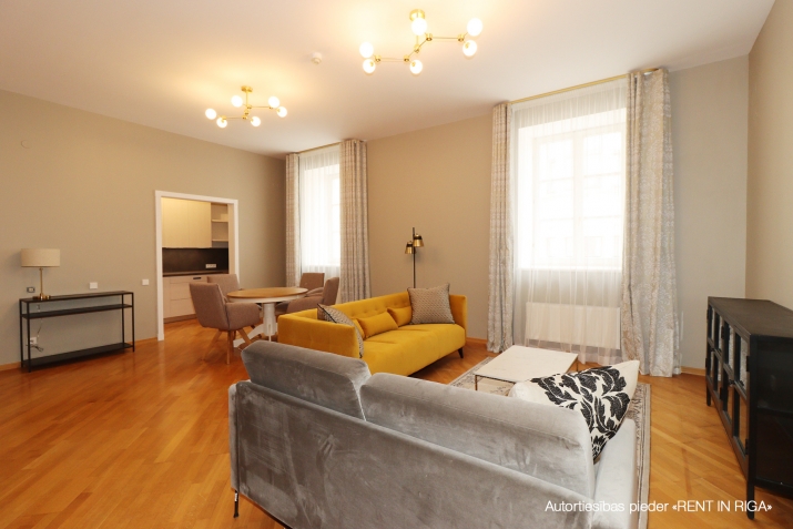 Объявление. Продается двухэтажнaя кватрирa площадью 100 м2 (3-й и 4-й этажи). + В 2006 году в доме была Цена: 273000 EUR Foto #5