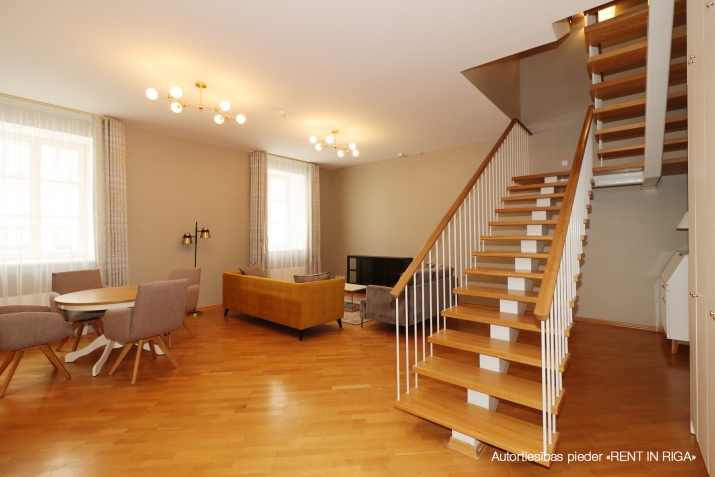 Объявление. Продается двухэтажнaя кватрирa площадью 100 м2 (3-й и 4-й этажи). + В 2006 году в доме была Цена: 273000 EUR Foto #6