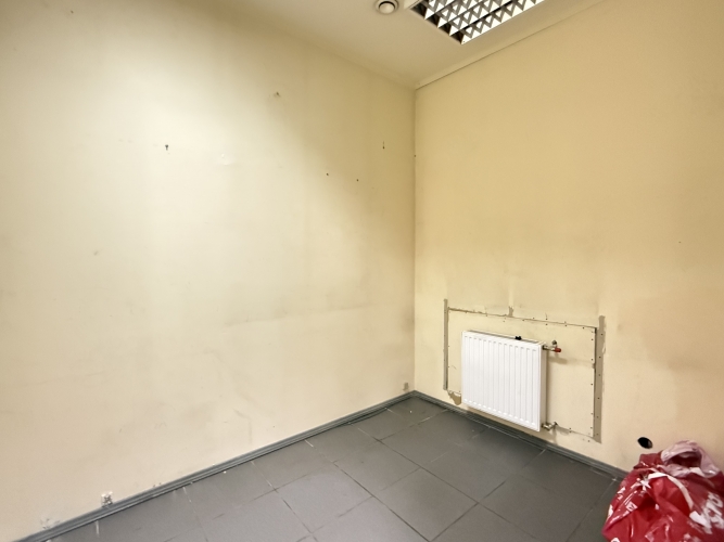 Sludinājumi. Telpas nelielai ražošanai, veikalam vai citai nodarbei.  Renovēta multifunkcionāla ēka Pētersalas Cena: 660 EUR/mēn Foto #6