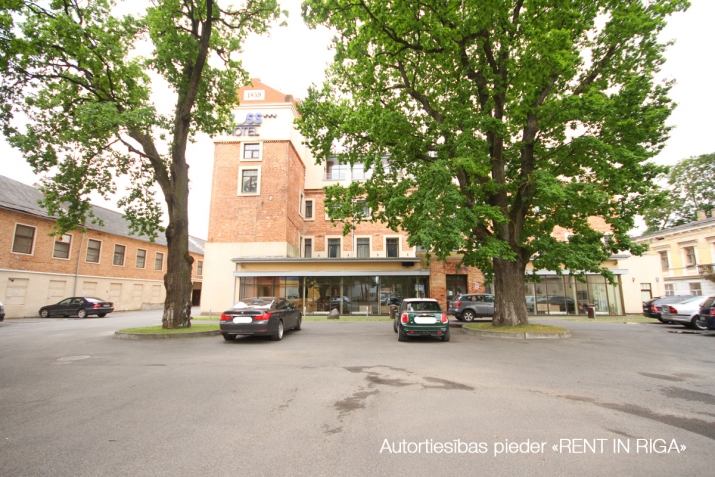 Sludinājumi. Telpas medicīnas pakalpojumu sniedzējam.  + 1. stāvā 840 m2- sastāv no priekštelpas, vāriem Cena: 11576 EUR/mēn Foto #1