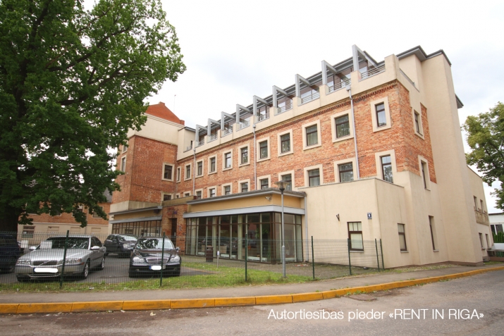 Sludinājumi. Telpas medicīnas pakalpojumu sniedzējam.  + 1. stāvā 840 m2- sastāv no priekštelpas, vāriem Cena: 11576 EUR/mēn Foto #3