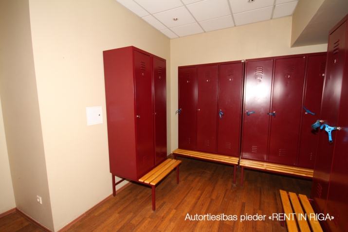 Sludinājumi. Telpas medicīnas pakalpojumu sniedzējam.  + 1. stāvā 840 m2- sastāv no priekštelpas, vāriem Cena: 11576 EUR/mēn Foto #9