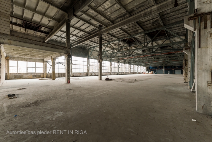 Sludinājumi. Plašas, gaišas ražošanas telpas ar biroju, garderobēm, dušām, WC.  Lokācija: Uriekstes iela 4a, Cena: 6675 EUR/mēn Foto #2