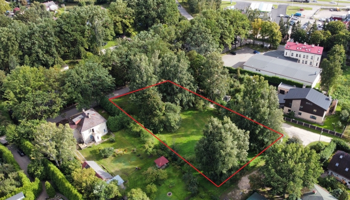 Sludinājumi. Zemes gabals zaļā un klusā vietā Šampēterī - Astras un Plēsuma ielu stūrī. Apkārtnē privātmāju Cena: 180000 EUR Foto #2