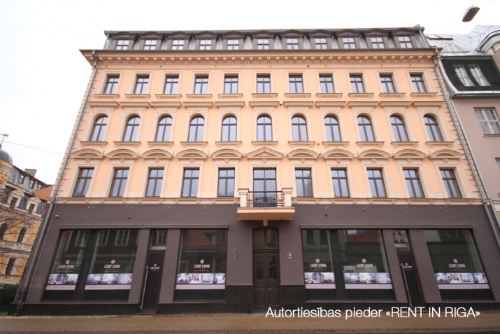 Sludinājumi. \'Elizabetes Rezidence\', viena no spilgtākajām Rīgas arhitektūras mantojuma pērlēm, celta 19. Cena: 3502 EUR/mēn Foto #1