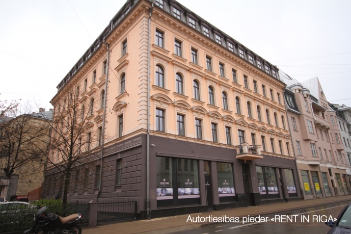 Sludinājumi. \'Elizabetes Rezidence\', viena no spilgtākajām Rīgas arhitektūras mantojuma pērlēm, celta 19. Cena: 3502 EUR/mēn Foto #2