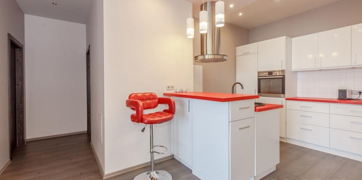 Sludinājumi. Tiek  pārdots pilnībā aprīkots un labiekārtots divistabu dzīvoklis ar visām ērtībām: iebūvēti Cena: 170000 EUR Foto #8