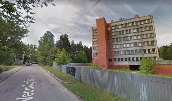 Объявление. Property that needs to be renovated in Vecmilgravis.  The building for the use of hospital was Цена: 780000 EUR Foto #1