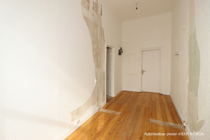 Объявление. Аренда помещений в здании Латвийского союза художников  Сдаются помещения в престижном и культурно Цена: 275 EUR/мес. Foto #3