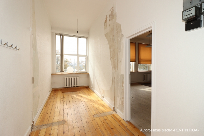 Объявление. Аренда помещений в здании Латвийского союза художников  Сдаются помещения в престижном и культурно Цена: 275 EUR/мес. Foto #4