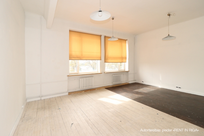 Объявление. Аренда помещений в здании Латвийского союза художников  Сдаются помещения в престижном и культурно Цена: 275 EUR/мес. Foto #1