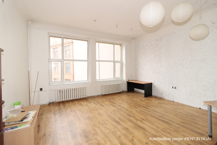 Объявление. Аренда помещений в здании Латвийского союза художников  Сдаются помещения в престижном и культурно Цена: 175 EUR/мес. Foto #1