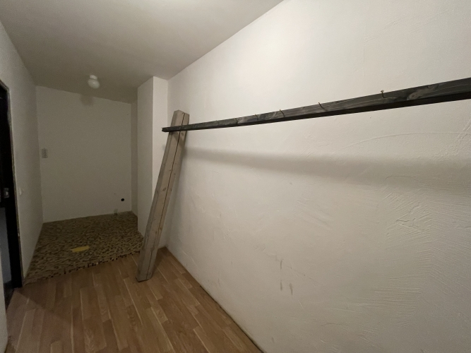 Объявление. Biroja telpas ar noliktavu Juglā.  Logi un ieeja no ēkas fasādes. Pieejama autostāvvieta. Цена: 1000 EUR/мес. Foto #8