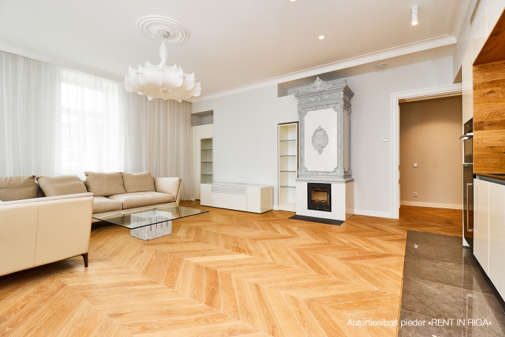 Sludinājumi. \'Elizabetes Rezidence\', viena no spilgtākajām Rīgas arhitektūras mantojuma pērlēm, celta 19. Cena: 620000 EUR Foto #8