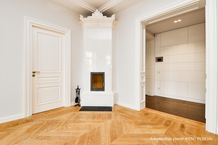 Sludinājumi. \'Elizabetes Rezidence\', viena no spilgtākajām Rīgas arhitektūras mantojuma pērlēm, celta 19. Cena: 900000 EUR Foto #9